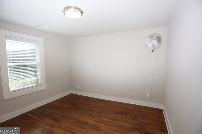 Building Photo - 68 Hayes St