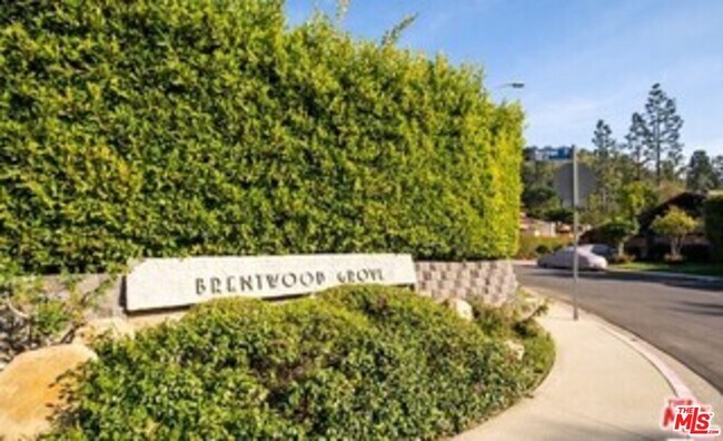 Building Photo - 11929 Brentwood Grove Dr