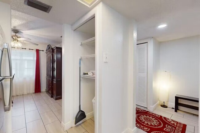 Building Photo - 4013 Audubon Dr