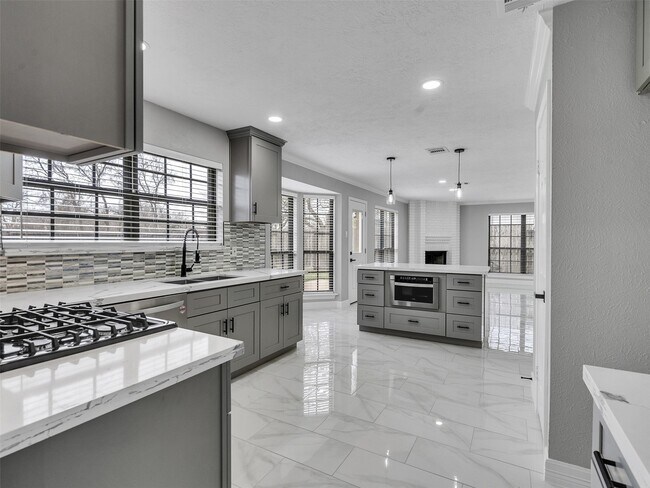 Building Photo - 1730 Pilgrim Journey Dr