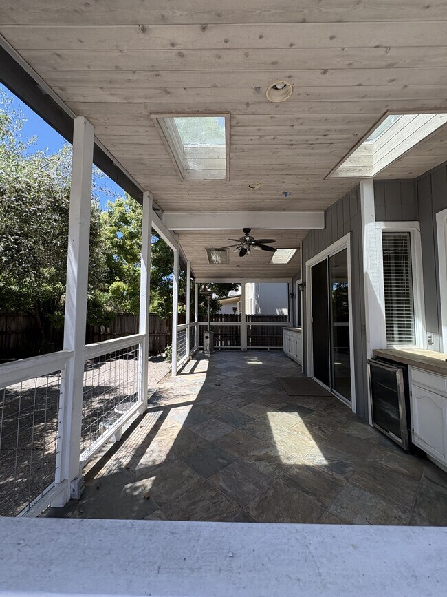 Building Photo - 1952 Barndance Ln