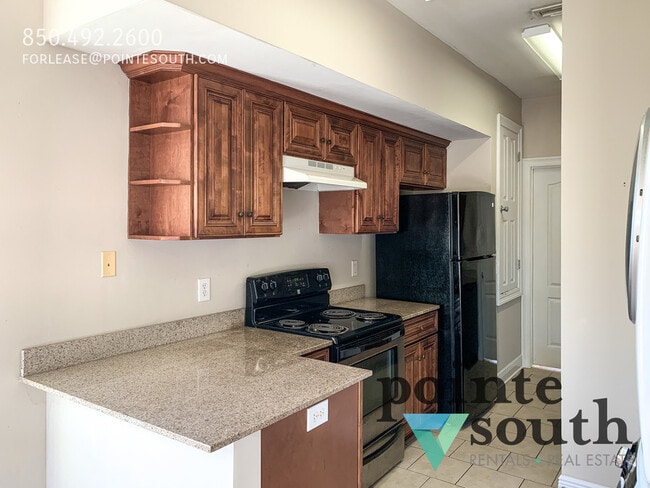 Building Photo - 116 S Elm St