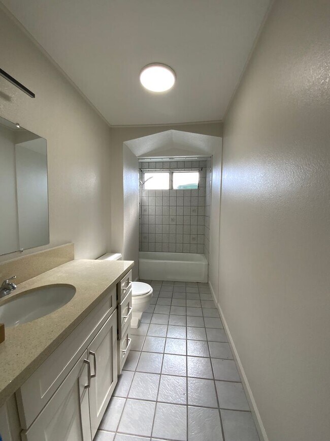 Building Photo - T1152ach