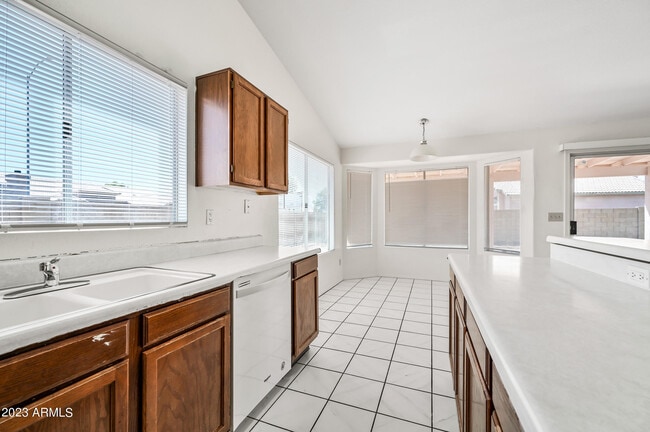 Building Photo - 856 54 Cir