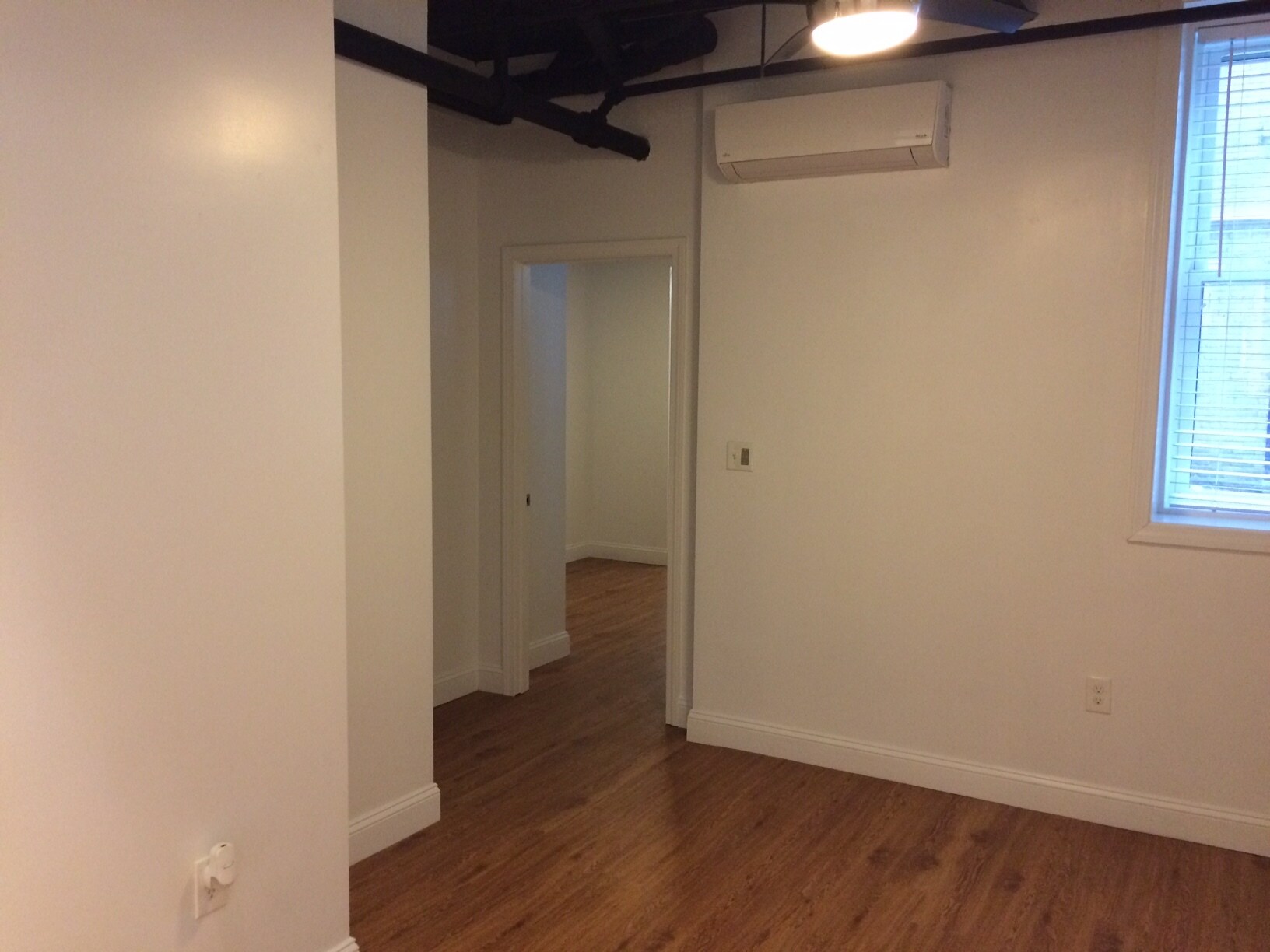 Building Photo - 149 Park Dr