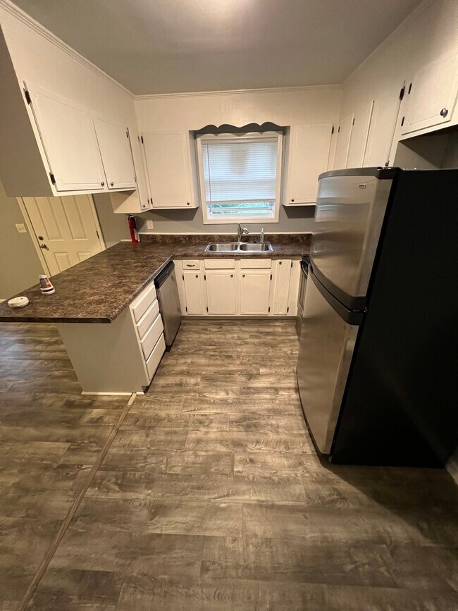 Building Photo - 2406 Markwood Lane Southeast, Unit C