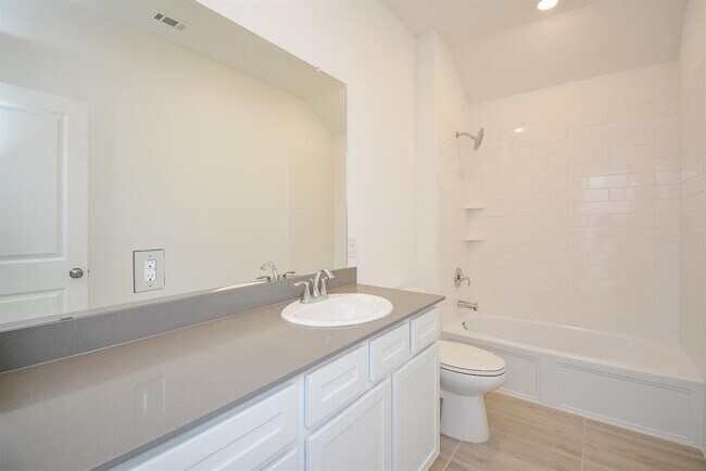 Building Photo - 5410 Holly Hvn Ct