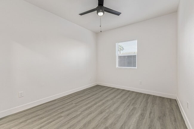 Building Photo - 1435 E Taylor St