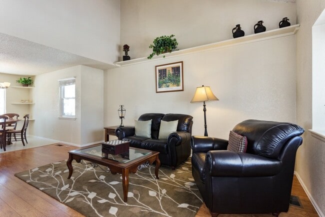 Building Photo - 4 BED 3 BATH HOME IN FOX HILL!