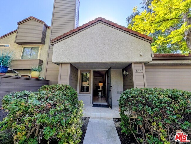 Building Photo - 430 Via Colinas
