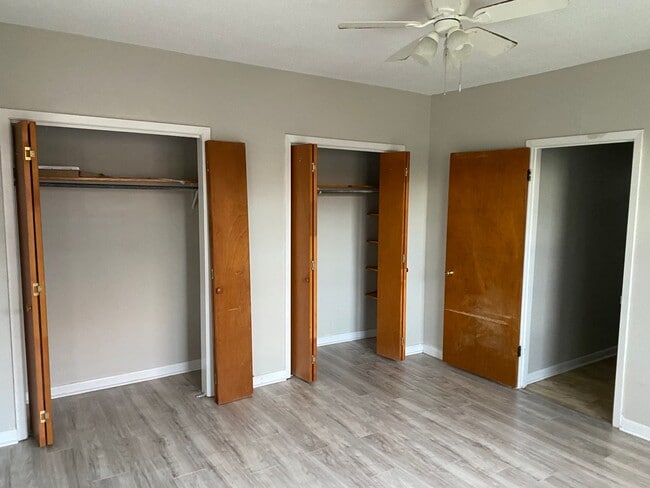 Building Photo - 260 1/2 Wyandotte St-