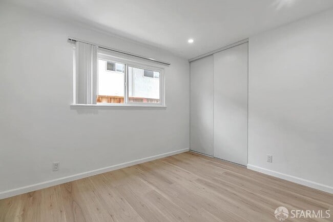 Building Photo - 46728 Crawford St