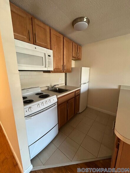 Building Photo - 66 Homer Ave