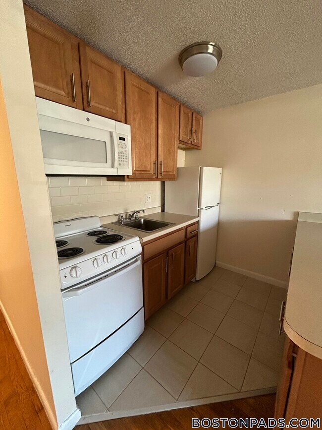 Building Photo - 66 Homer Ave