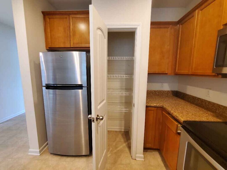 Building Photo - Room in Townhome on Maypearl Ln