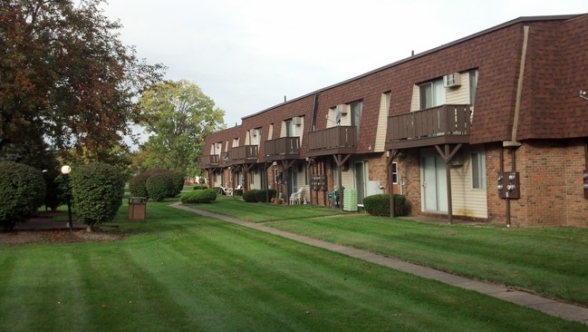 Building Photo - Lake Point Apartments