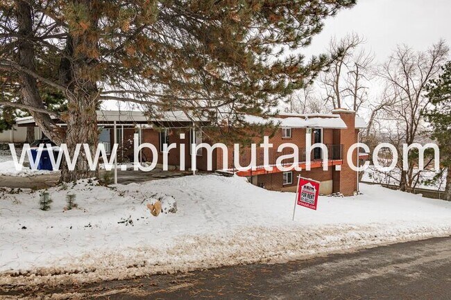 Building Photo - 4670 Stratton Dr E