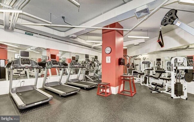 Building Photo - 2425 L St NW