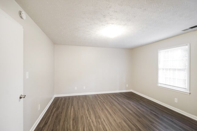 Building Photo - 2918 High Brook Way SE