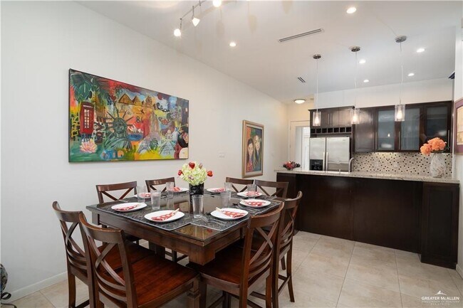 Building Photo - 21 Olympia Ave