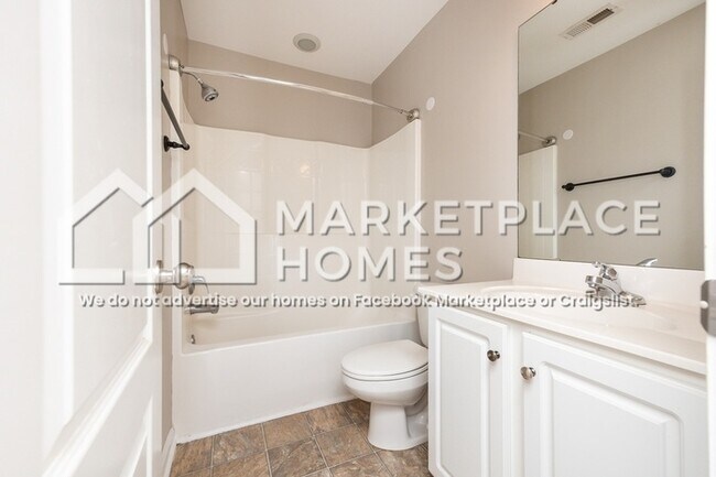 Building Photo - 102 Berwick Ct