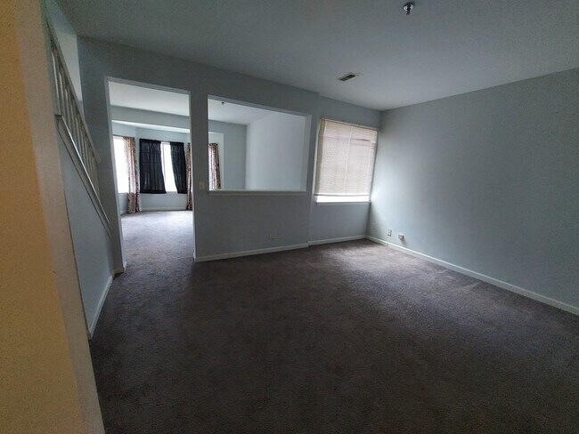Building Photo - 369 Springmist Ct
