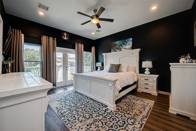 Building Photo - 108 Bay Oaks Dr