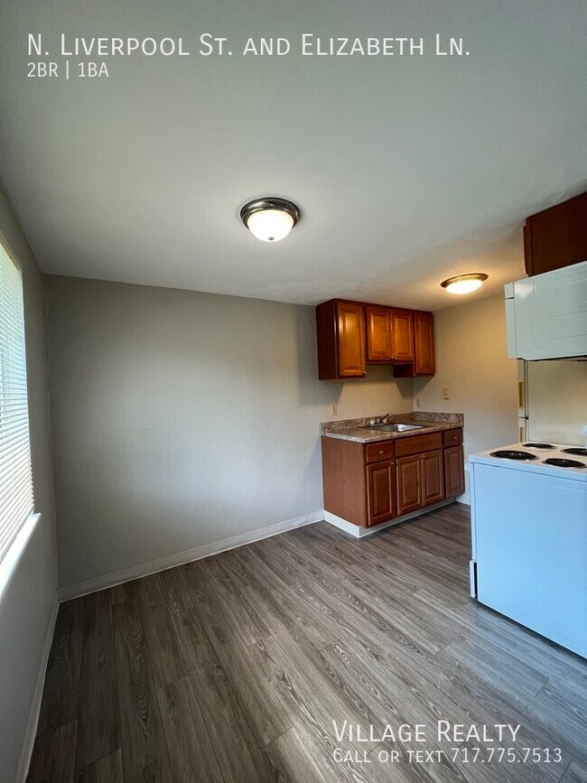 Building Photo - 65 N Liverpool St