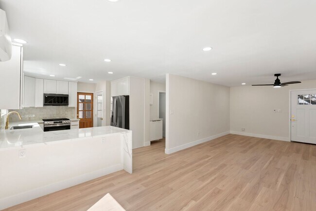 Building Photo - 3646 Curlew St