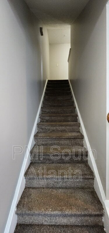Building Photo - 4672 Ernest Dr