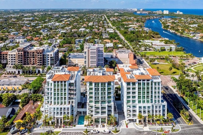 Building Photo - 495 E Royal Palm Rd