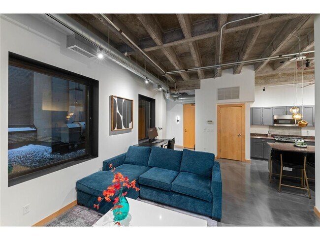 Building Photo - 601 S Marquette Ave