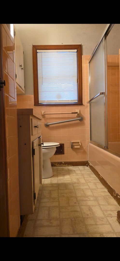 Building Photo - New Rental Available-2 Bedroom 1  Bath