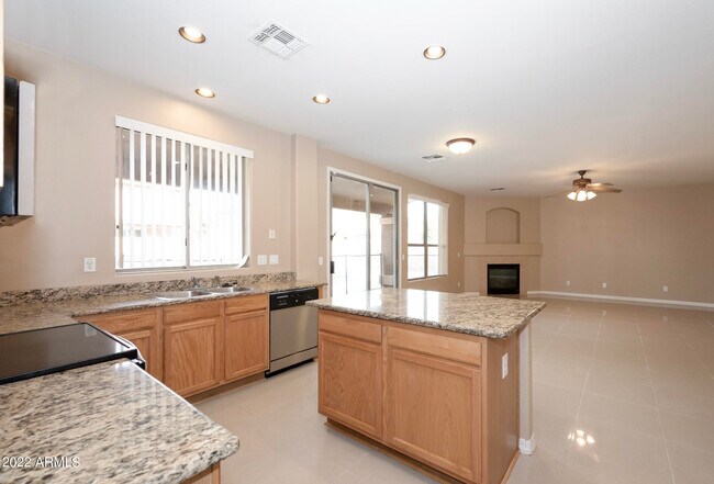 Building Photo - 2684 E Birchwood Pl