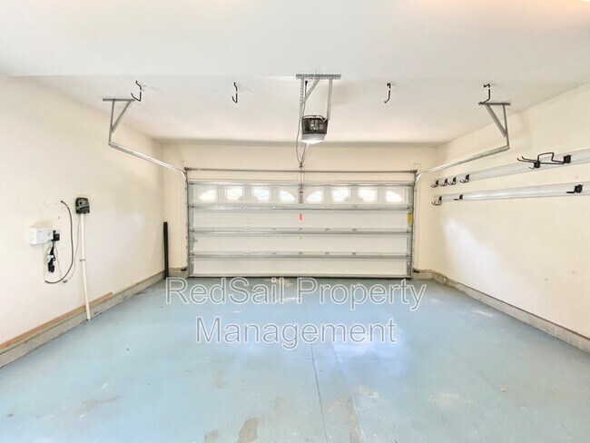 Building Photo - 121 Seasons Walk Ct