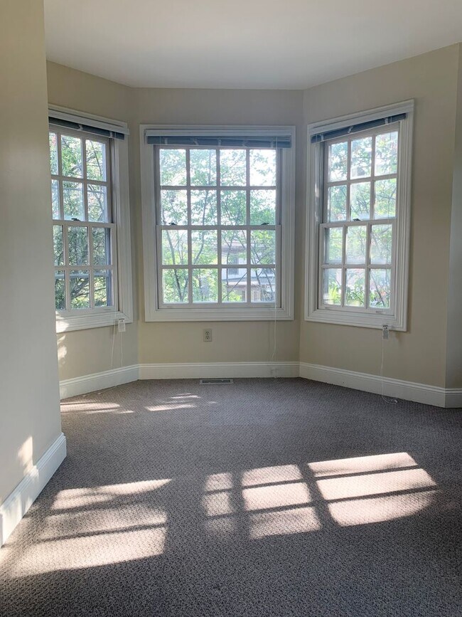 Building Photo - 1327 Geddes Ave