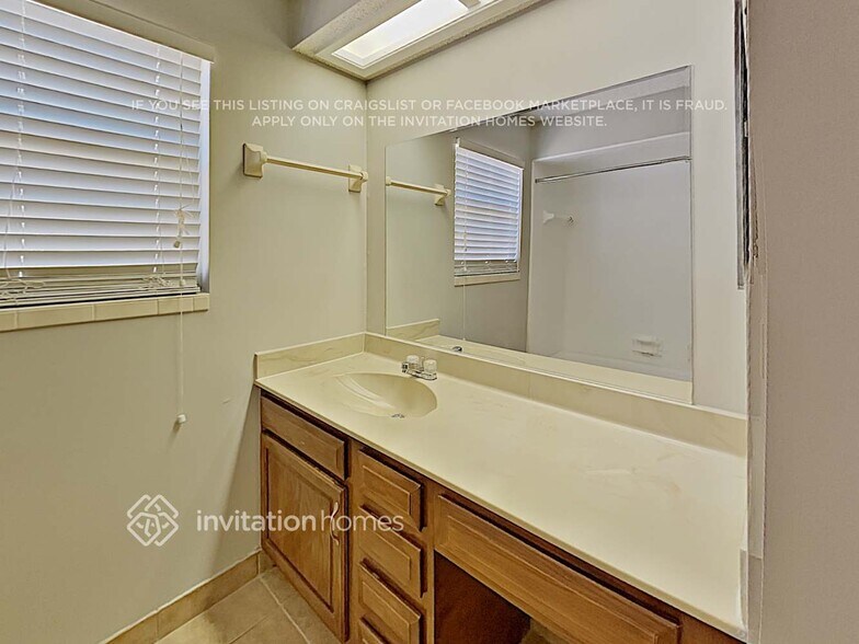 Building Photo - 11637 Lois Cross Ct