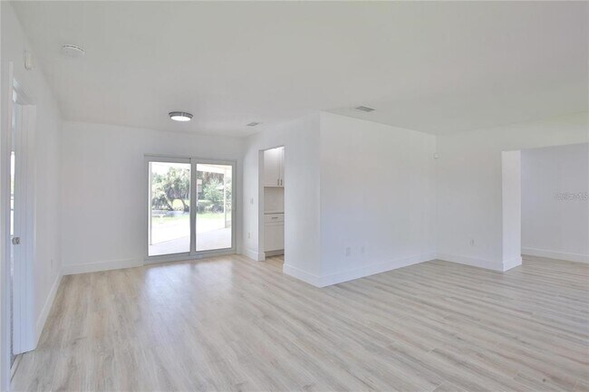 Building Photo - 2834 Hardee Dr