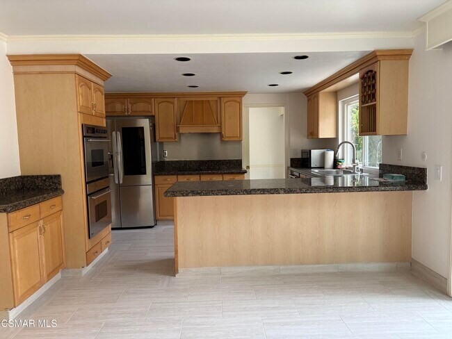 Building Photo - 28649 Acacia Glen St