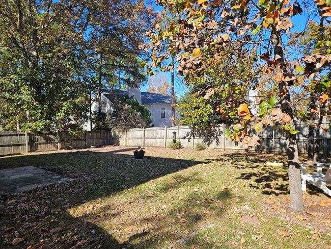 Building Photo - The Oaks at Lake Carolina