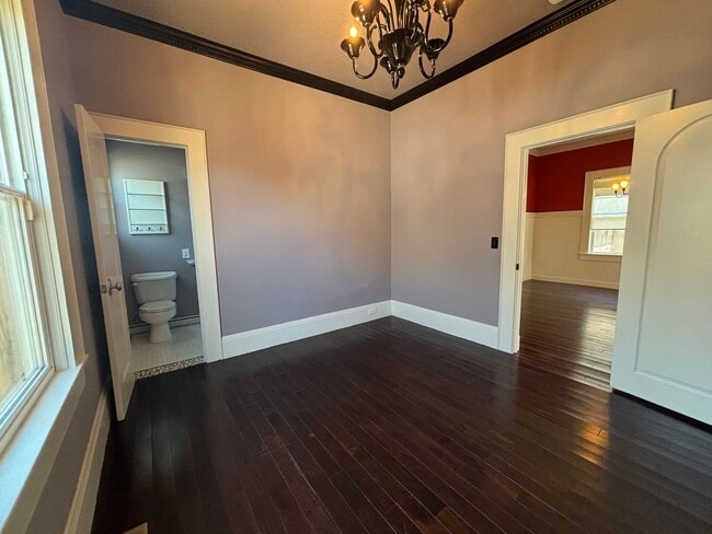 Building Photo - Historic Charm, Modern Comfort | 4BR +Bonu...