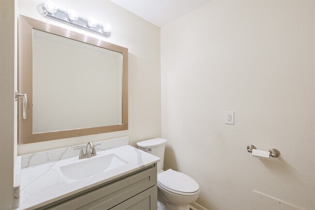 Building Photo - 3362 Continental Dr