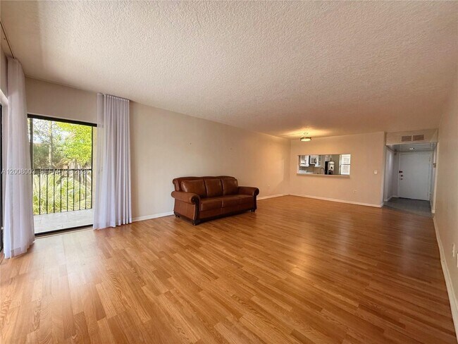 Building Photo - 511 Ives Dairy Rd