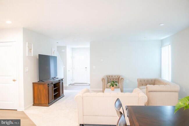 Building Photo - 3113 Clover Ln