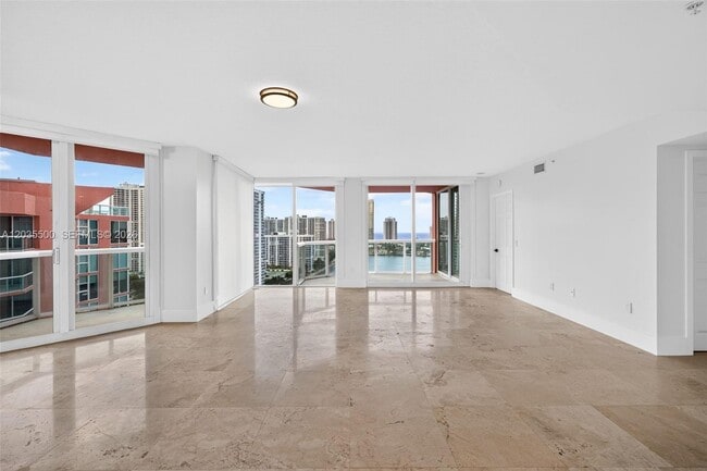 Building Photo - 3370 Hidden Bay Dr