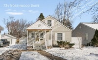 Building Photo - 724 Northwood Dr