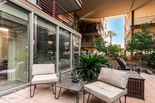 Building Photo - 7137 E Rancho Vista Dr