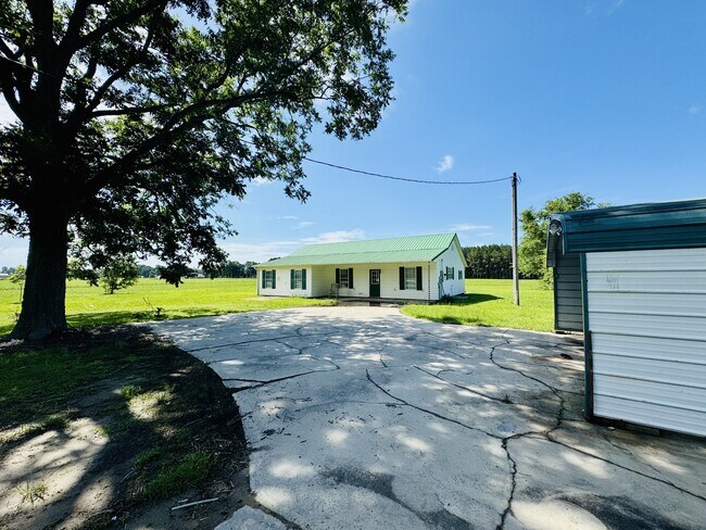 Building Photo - 4052 Goff Rd