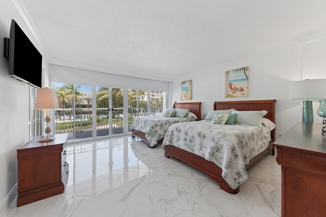 Building Photo - 3546 S Ocean Blvd
