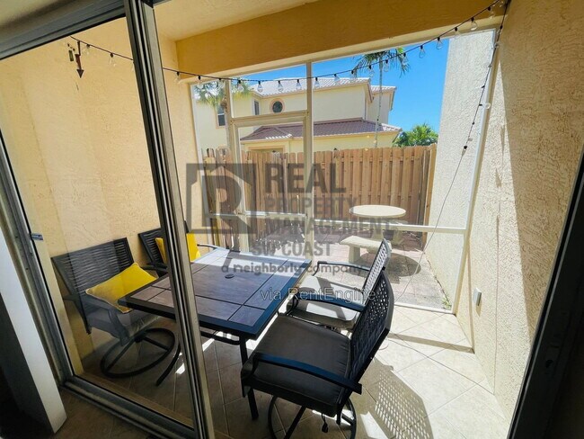 Building Photo - 15449 Bellamar Cir
